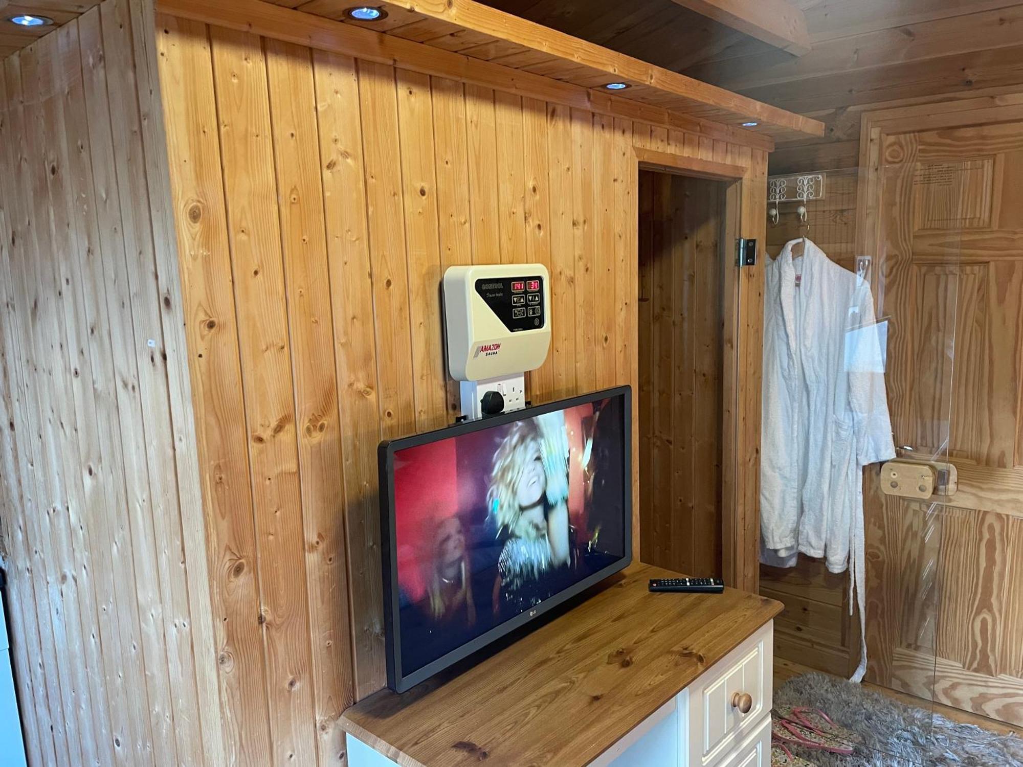 Chalet Free Sauna & Spa Superking Bed Killaloo Zewnętrze zdjęcie